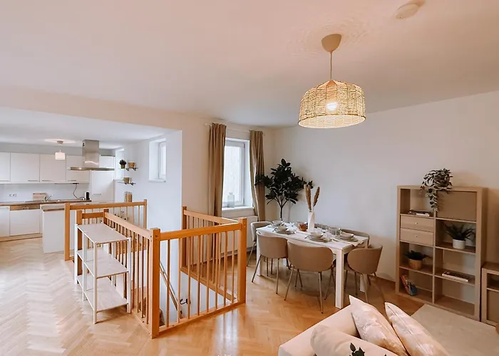 90qm, 3 Bedrooms, Near Schoenbrunn, Balcony - Axara Housing