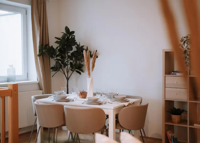 90qm, 3 Bedrooms, Near Schoenbrunn, Balcony - Axara Housing Vienna