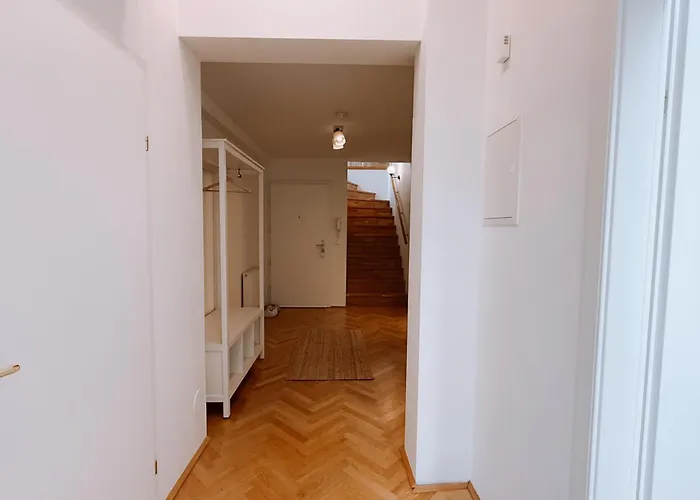 90qm, 3 Bedrooms, Near Schoenbrunn, Balcony - Axara Housing Apartment