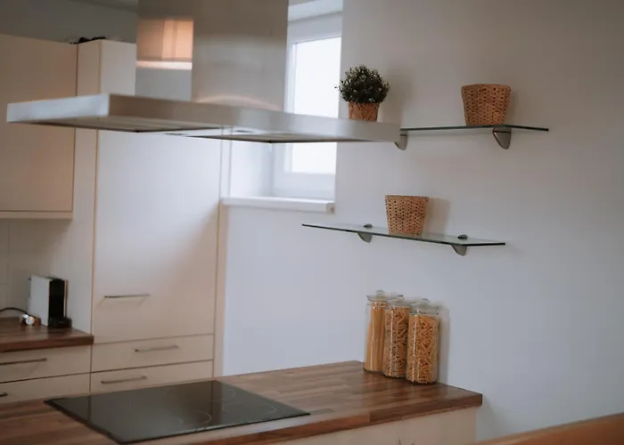 90qm, 3 Bedrooms, Near Schoenbrunn, Balcony - Axara Housing Apartment Vienna